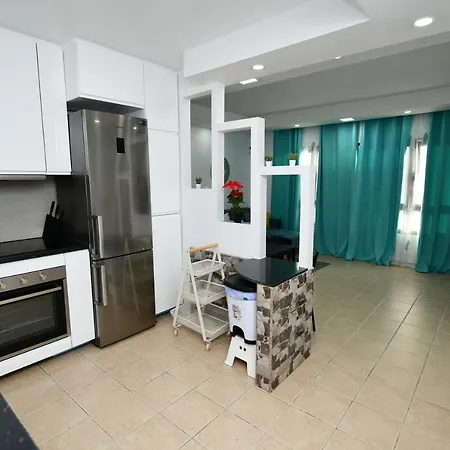Yuliana Apartment *