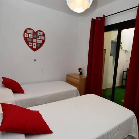 Yuliana Apartment *